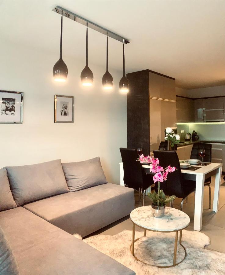 ז'שוב Downtown Apartments Family&Friends מראה חיצוני תמונה