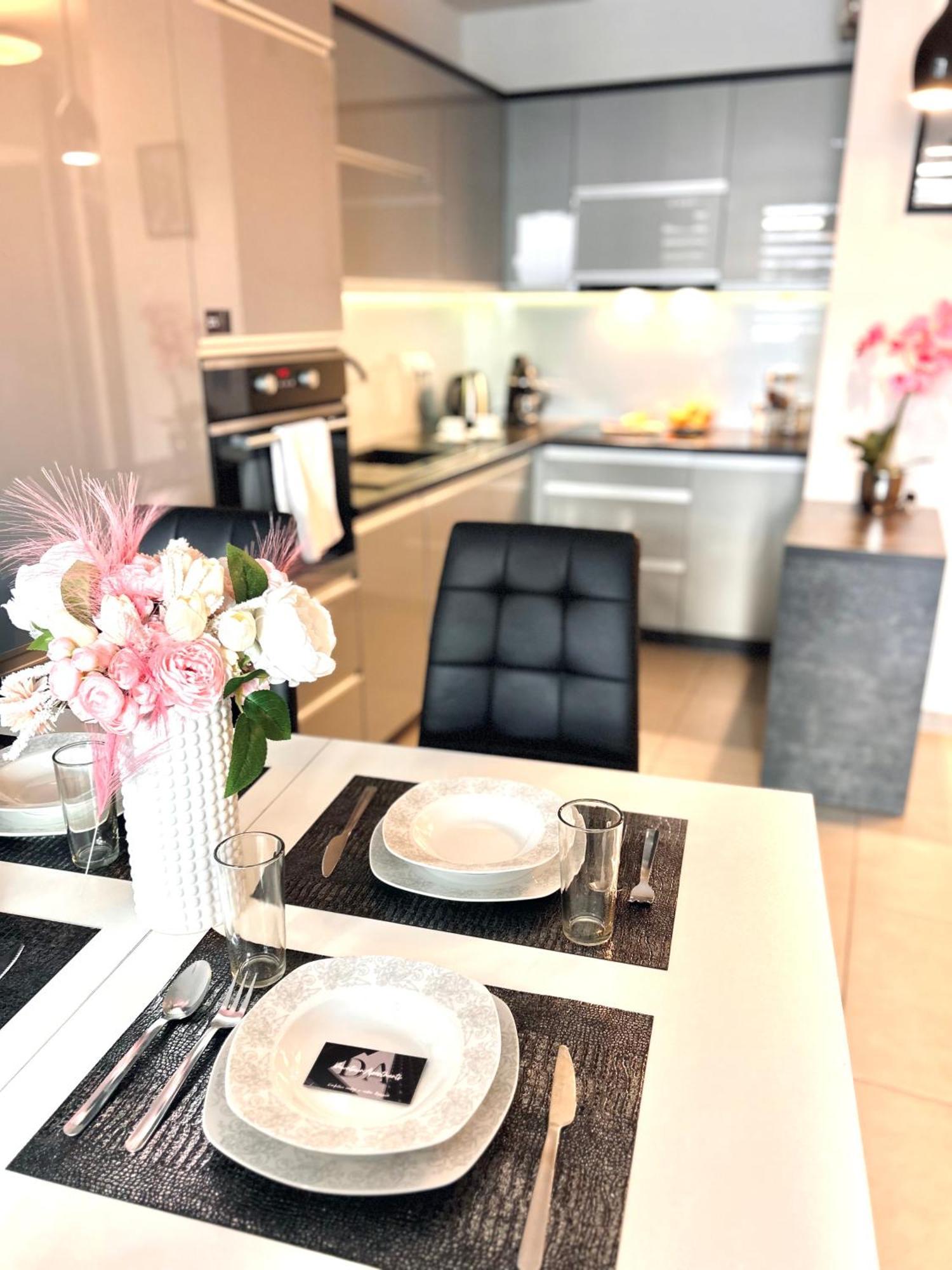ז'שוב Downtown Apartments Family&Friends מראה חיצוני תמונה